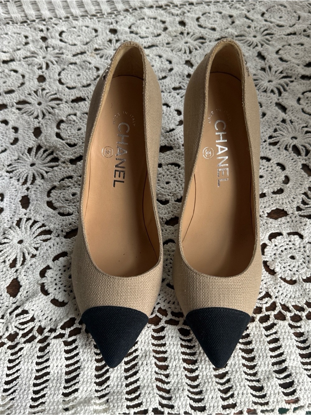 CHANEL canvas knot heels - Picture 1 of 6